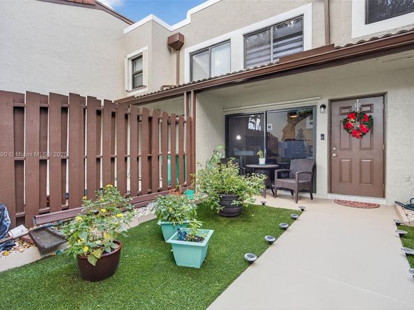 10425 SW 154th Ct 6, Miami FL 33196