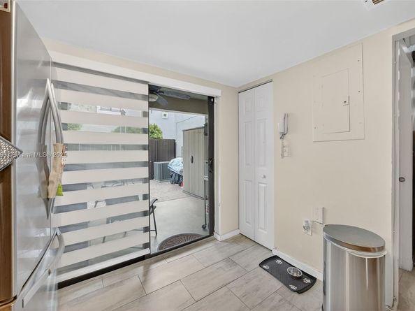 10425 SW 154th Ct 6, Miami FL 33196