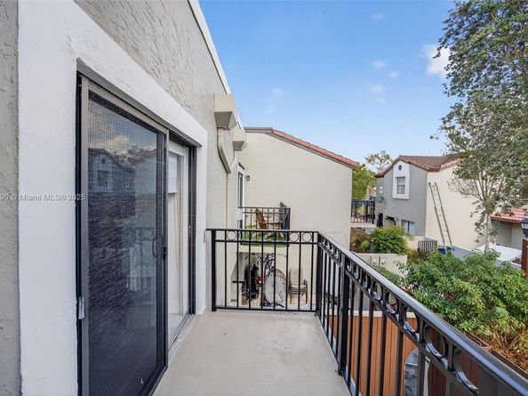 10425 SW 154th Ct 6, Miami FL 33196