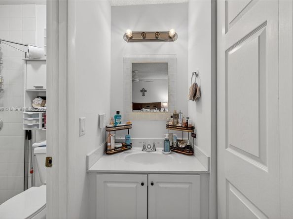 10425 SW 154th Ct 6, Miami FL 33196