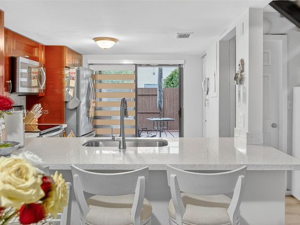 10425 SW 154th Ct 6, Miami FL 33196