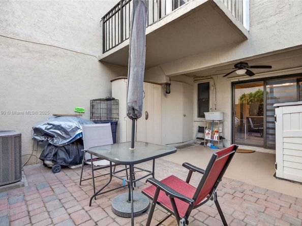 10425 SW 154th Ct 6, Miami FL 33196