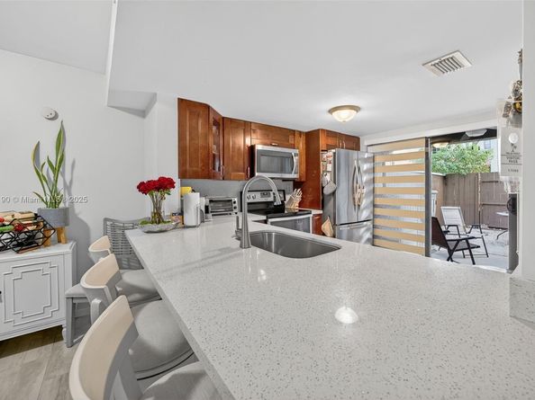 10425 SW 154th Ct 6, Miami FL 33196