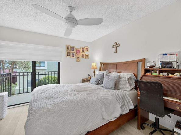 10425 SW 154th Ct 6, Miami FL 33196