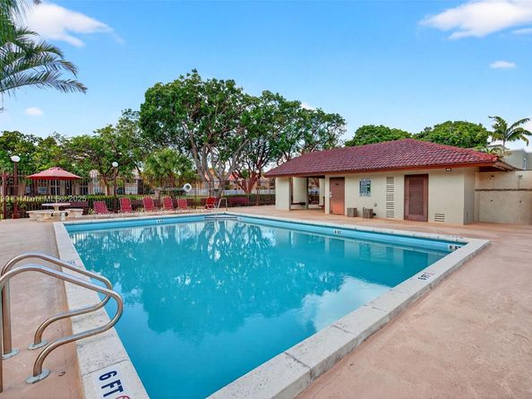 10425 SW 154th Ct 6, Miami FL 33196