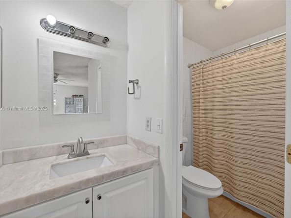 10425 SW 154th Ct 6, Miami FL 33196