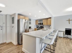 800 SE 20th Ave 303, Deerfield Beach FL 33441