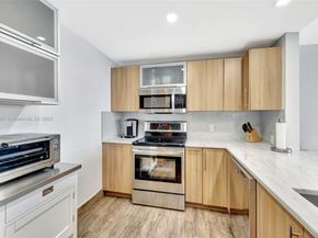 800 SE 20th Ave 303, Deerfield Beach FL 33441