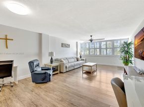 800 SE 20th Ave 303, Deerfield Beach FL 33441