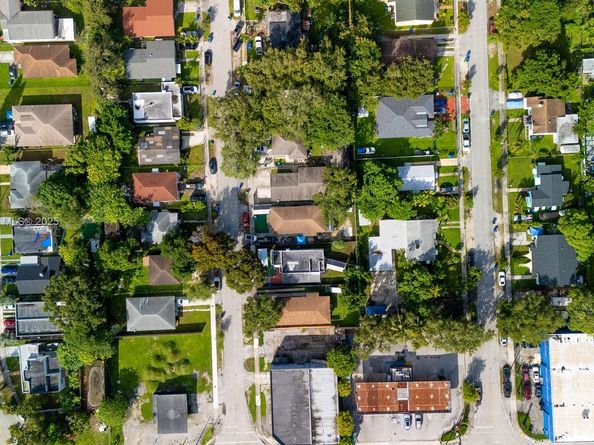 1737-1739 NW 47th Ter, Miami FL 33142