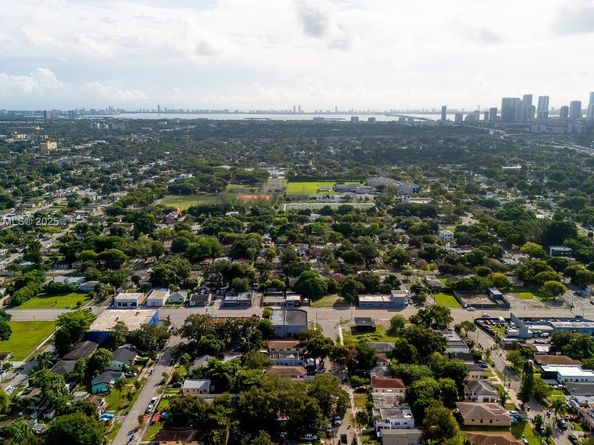 1737-1739 NW 47th Ter, Miami FL 33142