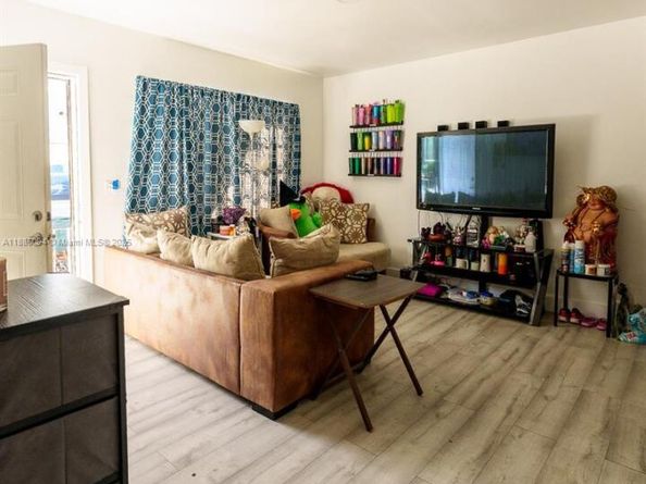 1737-1739 NW 47th Ter, Miami FL 33142