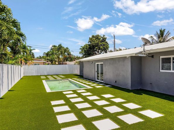 1611 NE 40th Pl, Oakland Park FL 33334