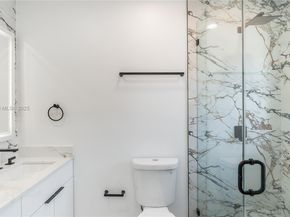 1611 NE 40th Pl, Oakland Park FL 33334