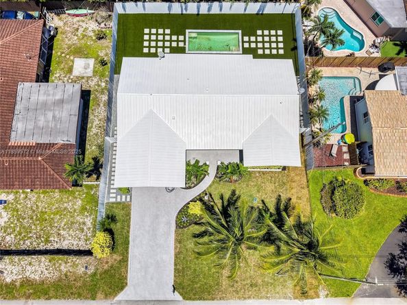 1611 NE 40th Pl, Oakland Park FL 33334