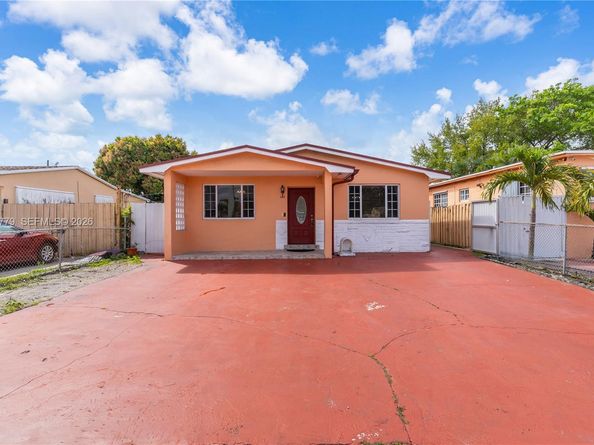 380 E 56th St, Hialeah FL 33013