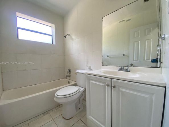 2410 NW 170th Ter, Miami Gardens FL 33056