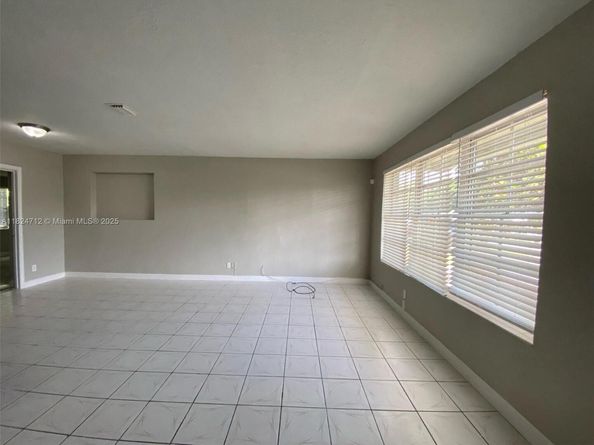 2410 NW 170th Ter, Miami Gardens FL 33056