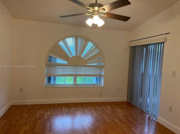 10030 Hammocks Blvd 2033, Miami FL 33196