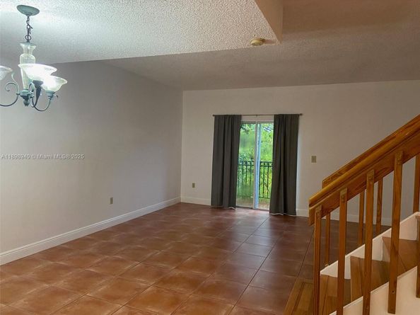 10030 Hammocks Blvd 2033, Miami FL 33196