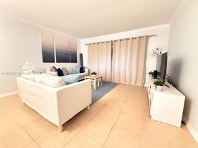 2206 S Cypress Bend Dr 508, Pompano Beach FL 33069