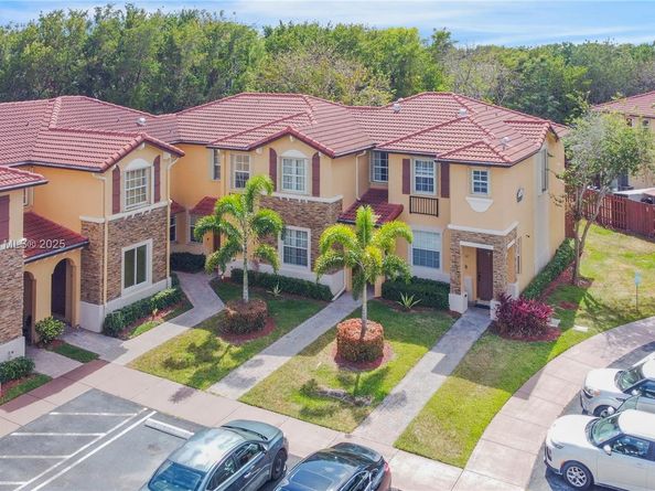 3330 NE 13th Cir Dr 11122, Homestead FL 33033