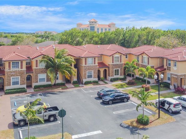 3330 NE 13th Cir Dr 11122, Homestead FL 33033