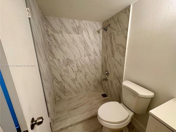 7310 NW 1st St 105, Margate FL 33063