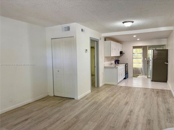 7310 NW 1st St 105, Margate FL 33063