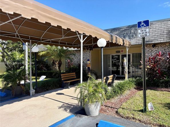 7310 NW 1st St 105, Margate FL 33063