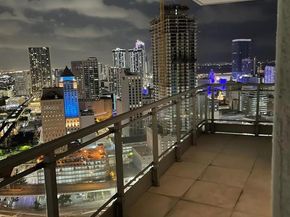 90 SW 3rd St 3504, Miami FL 33130