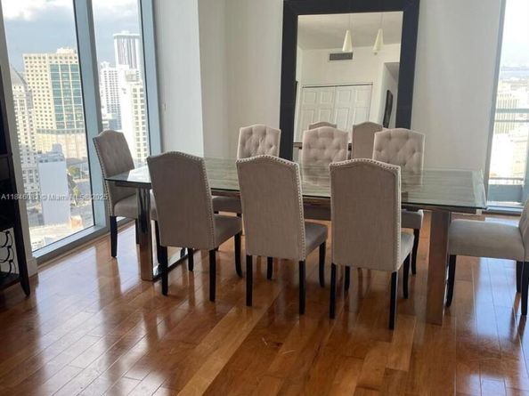 90 SW 3rd St 3504, Miami FL 33130