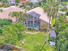 9940 SW 4th St, Plantation FL 33324