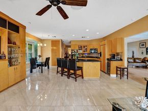 9940 SW 4th St, Plantation FL 33324