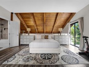 10101 Woodbury Ct, Pembroke Pines FL 33026