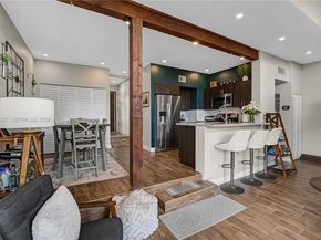 10101 Woodbury Ct, Pembroke Pines FL 33026