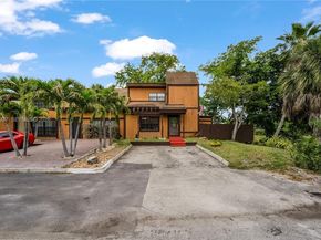 10101 Woodbury Ct, Pembroke Pines FL 33026