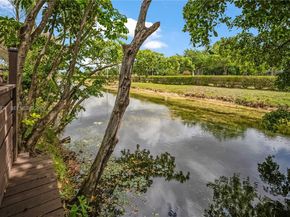10101 Woodbury Ct, Pembroke Pines FL 33026