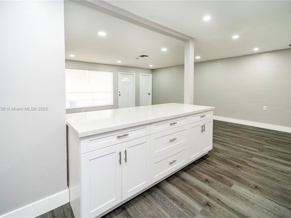 6990 SW 28th St, Miramar FL 33023
