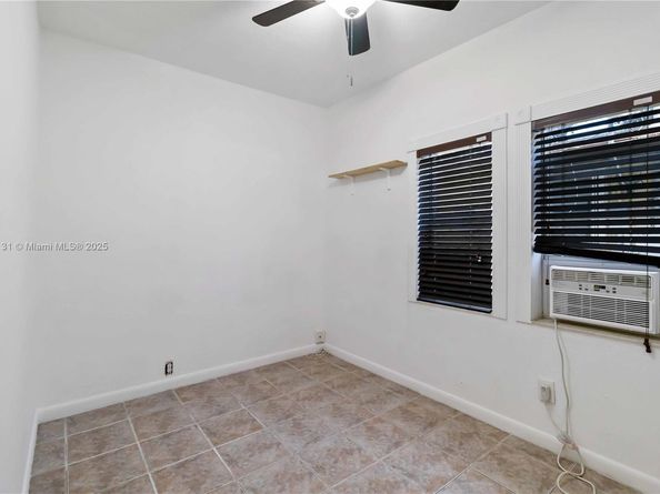 5740 Lincoln St, Hollywood FL 33021