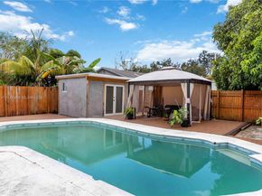 5740 Lincoln St, Hollywood FL 33021