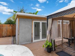 5740 Lincoln St, Hollywood FL 33021
