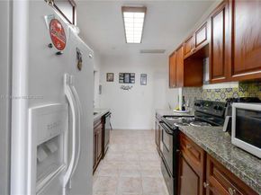 5740 Lincoln St, Hollywood FL 33021