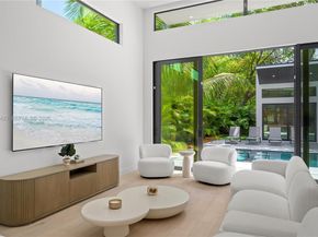 280 NW 47th St, Miami FL 33127