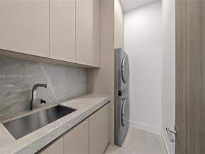 280 NW 47th St, Miami FL 33127