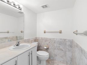 7600 Collins Ave 1208, Miami Beach FL 33141