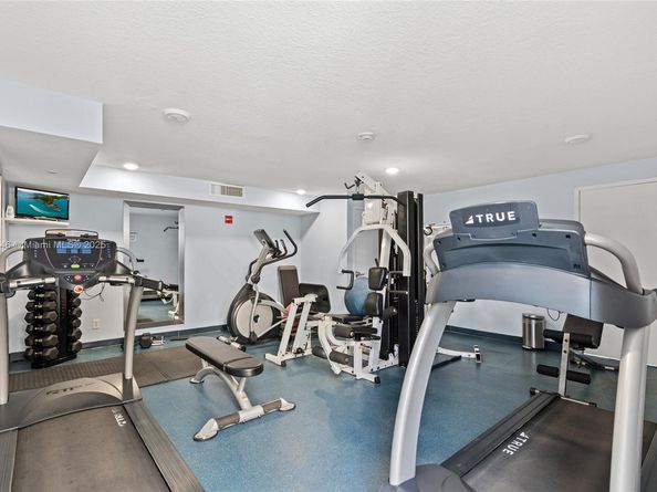 7600 Collins Ave 1208, Miami Beach FL 33141