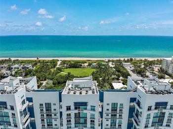 7600 Collins Ave