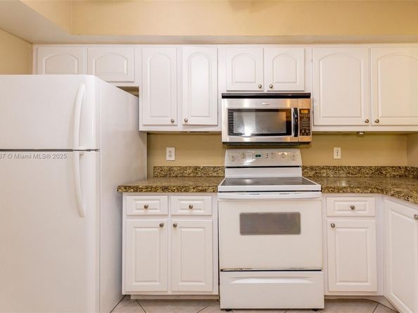 5721 Riverside Dr 202B5, Coral Springs FL 33067