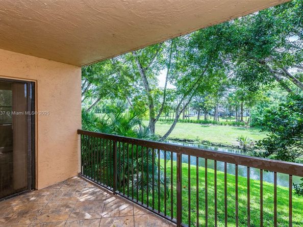 5721 Riverside Dr 202B5, Coral Springs FL 33067